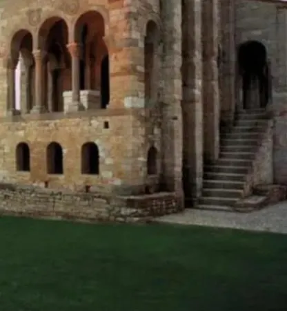 El Paraguas Del Antiguo Parking Privado Gratuito-tres Independientes *